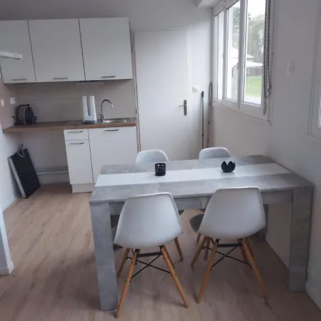 Au Bord Du Clain Parking Privatif Lägenhet