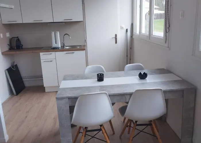 Au Bord Du Clain Parking Privatif Lägenhet